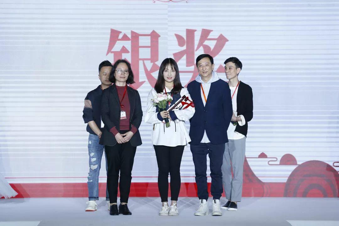 作品《苏州情怀》陈丽艳,作品《影中人》魏启迪,作品《相生》张秋池